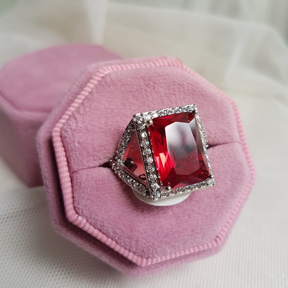 Swarovski Elements 925 Sterling Silver Emerald-cut Garnet Red Ring NEW - Picture 15 of 15
